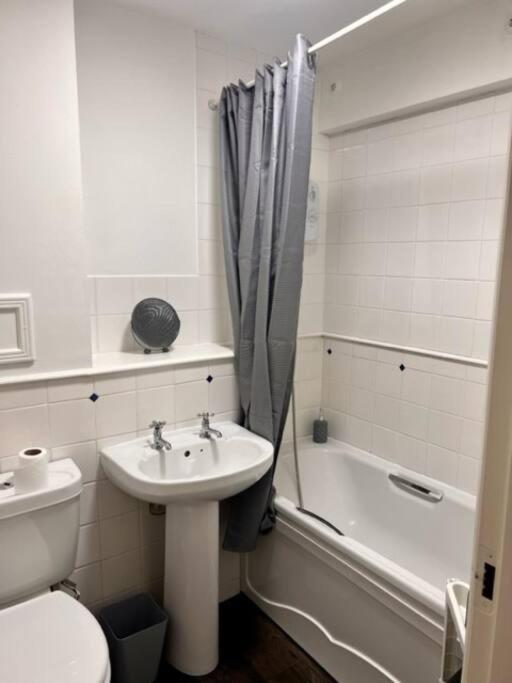 Trendy One Bedroom Apartment 格拉斯哥 外观 照片
